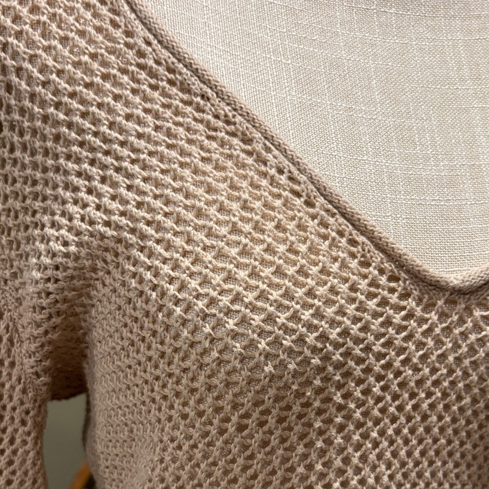 Eddie Bauer Women's Beige V-Neck Sweater - Picture 5 of 7
